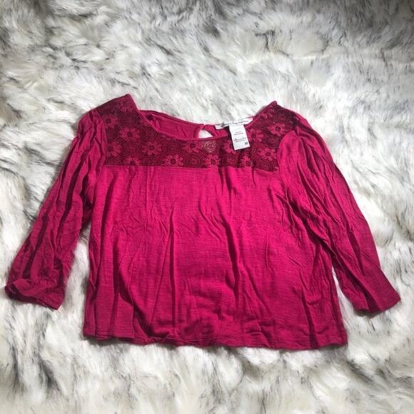 nwt American Rag cropped lace panel detailed pink keyhole shirt - Picture 4 of 6